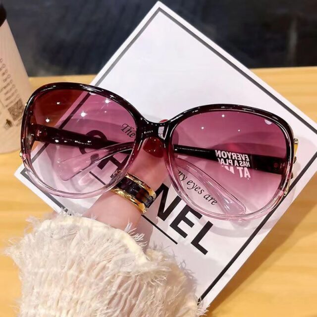 Women’s Oversized Rhinestone Sunglasses