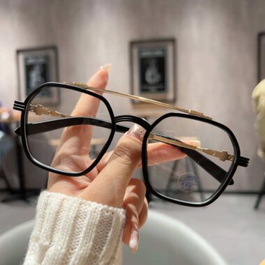 Black square fashion eyeglasses
