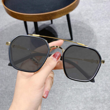 Black square fashion eyeglasses