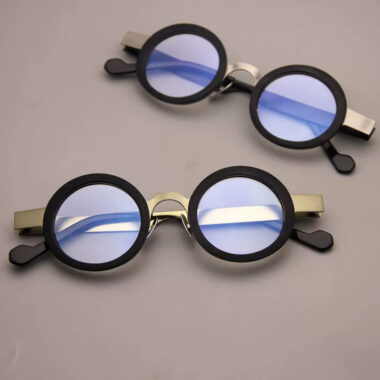 V06 Retro Round Eyeglasses