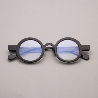 V06 Retro Round Eyeglasses