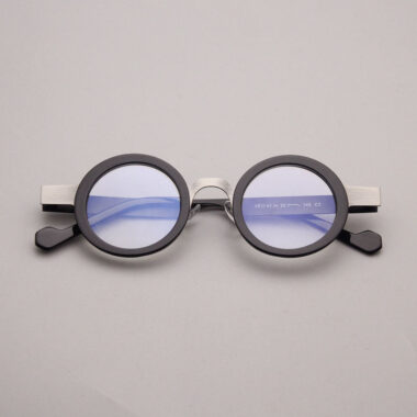 V06 Retro Round Eyeglasses