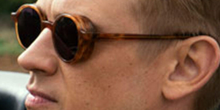 Small round frame sunglasses