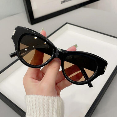 Lightweight polarized women sunglasses