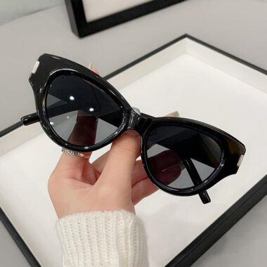 Lightweight polarized women sunglasses